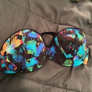 Bathing suit top with removable and adjustable strap